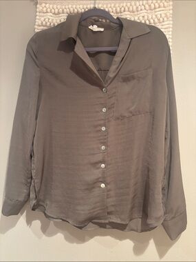 Promesa Olive Green Button-Down Long Sleeve Blouse